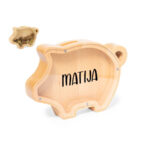 Kasica u obliku praseta s prozorom od metakrilata - unikatni poklon za štednju