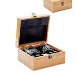 Dodajte imena, datum ili čak poseban simbol kako biste stvorili jedinstven poklon