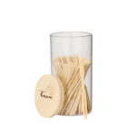 Set bambusovih štapića u staklenoj posudi s drvenim poklopcem