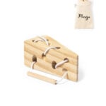 Drvena igra vještine s dijelovima od bora u pamučnoj torbici