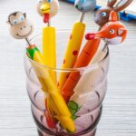 Personalizirana drvena kemijska olovka s imenom i figuricom životinje – Miš, Pjetao, Majmun, Zec ili Lisica