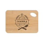Personalizirana drvena daska za kuhara s gravurom imena i poruke