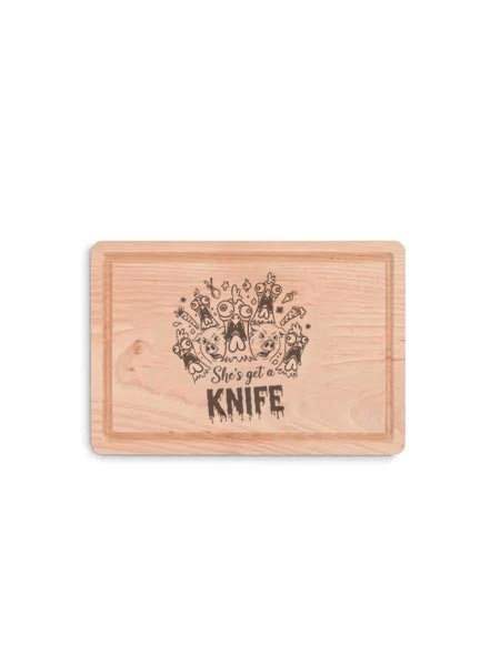 Daska-she-got-a-knife